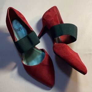 Red & Black Impo Heels Size 8M